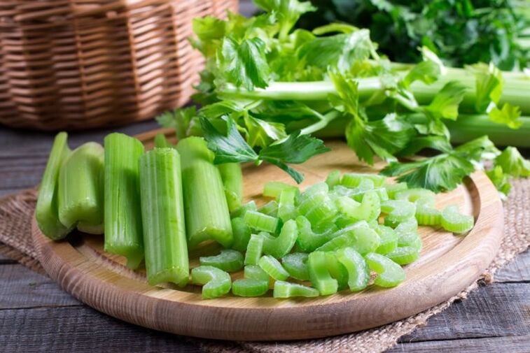 From celery you can prepare a remedy for the treatment of cervical osteochondrosis